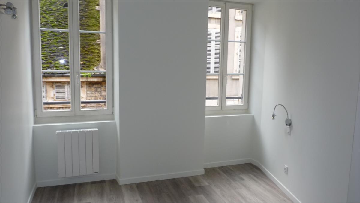 BEAUNE INTRA MUROS Rue piétonne T3