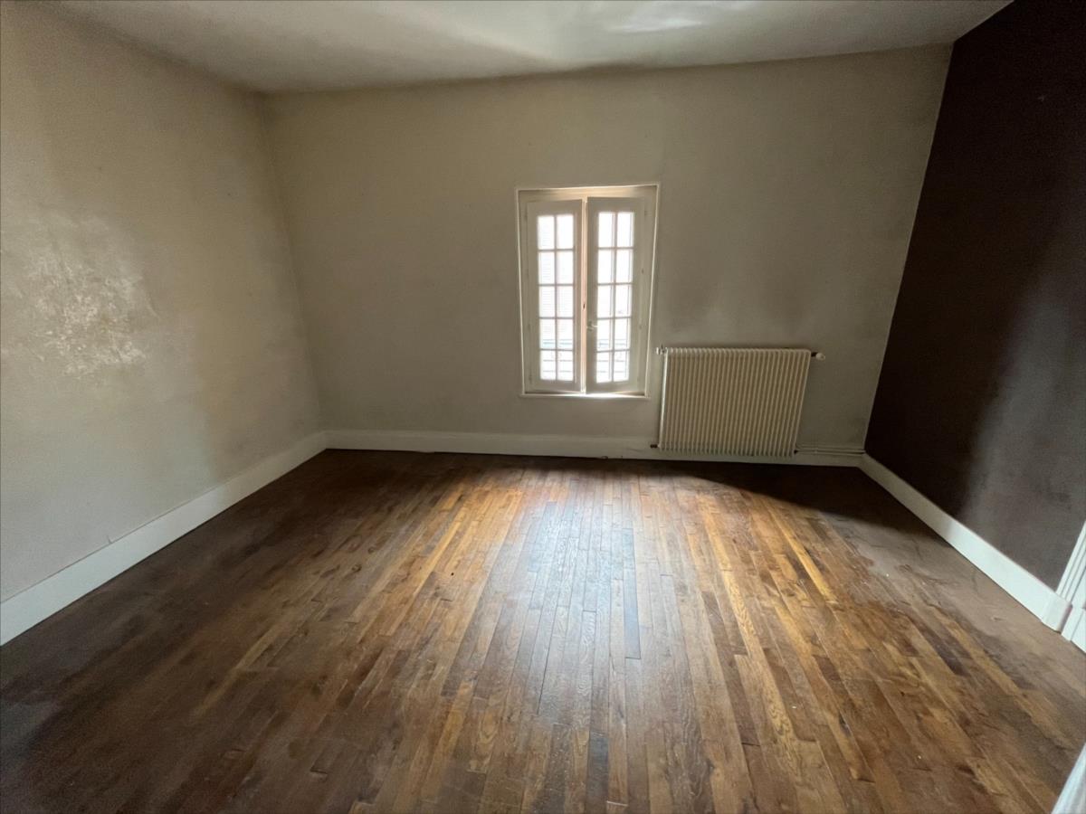 SEURRE Maison ancienne de ville 166 m²