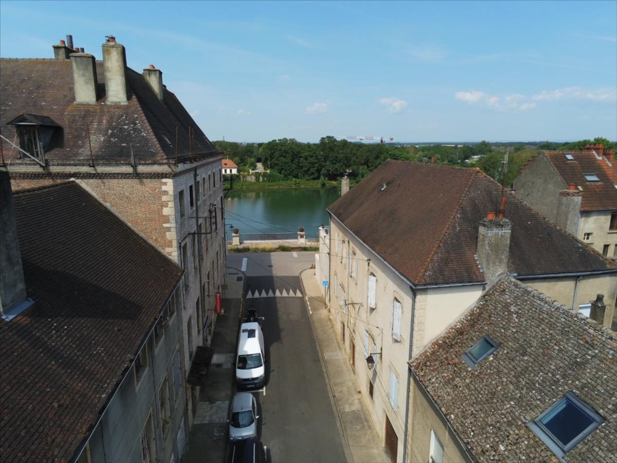 SEURRE Maison ancienne de ville 166 m²