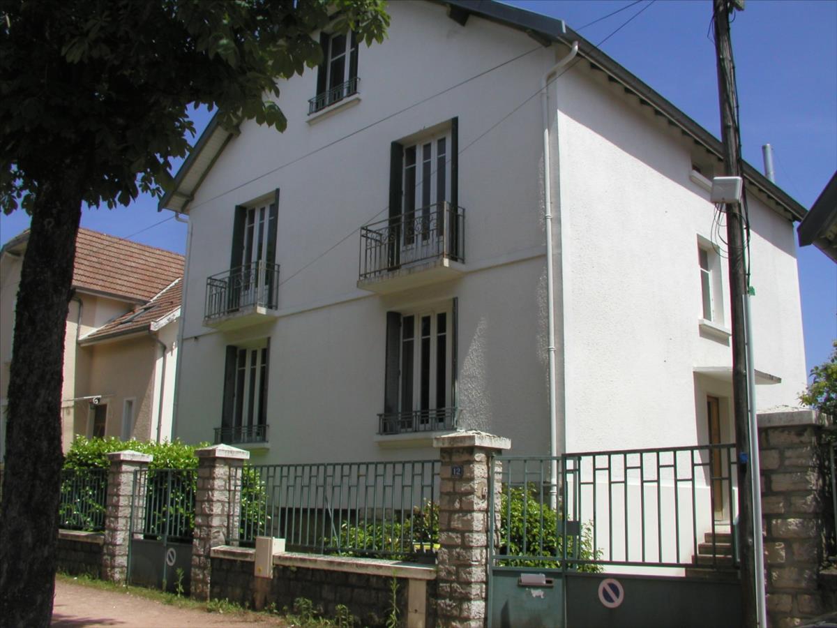 Maison - 10 pièces