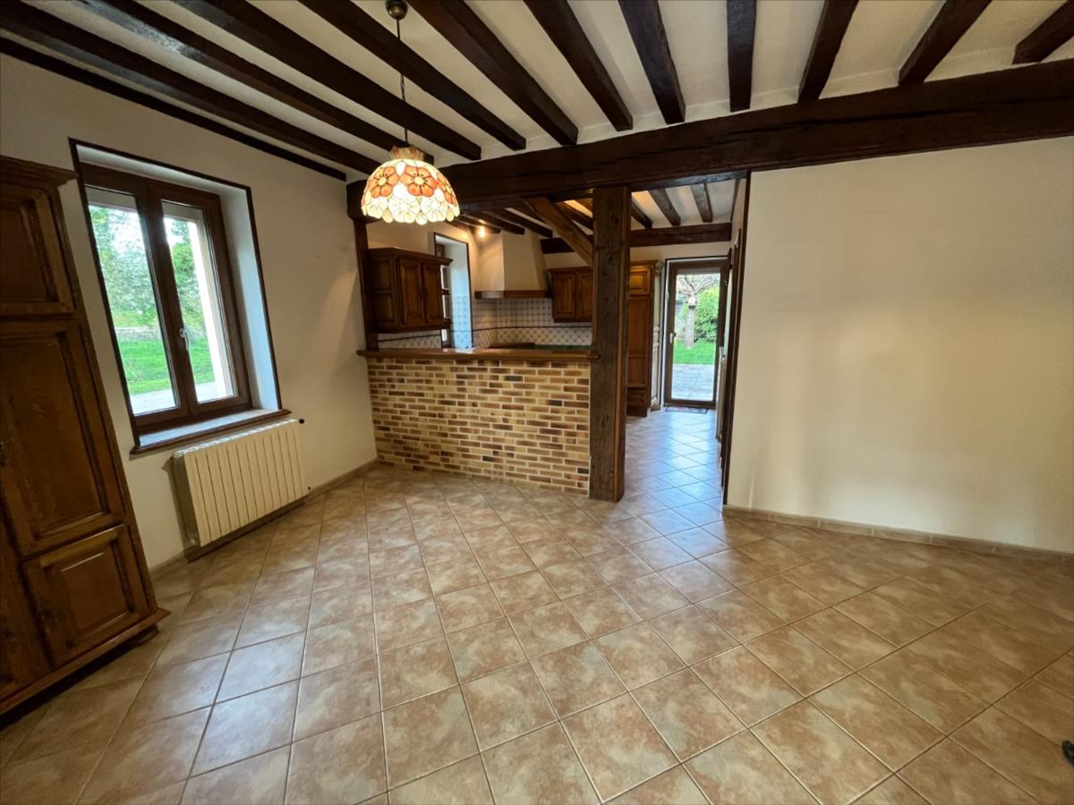 BEAUNE à 6,5 kms maison au calme sur env 2200 m² de terrain