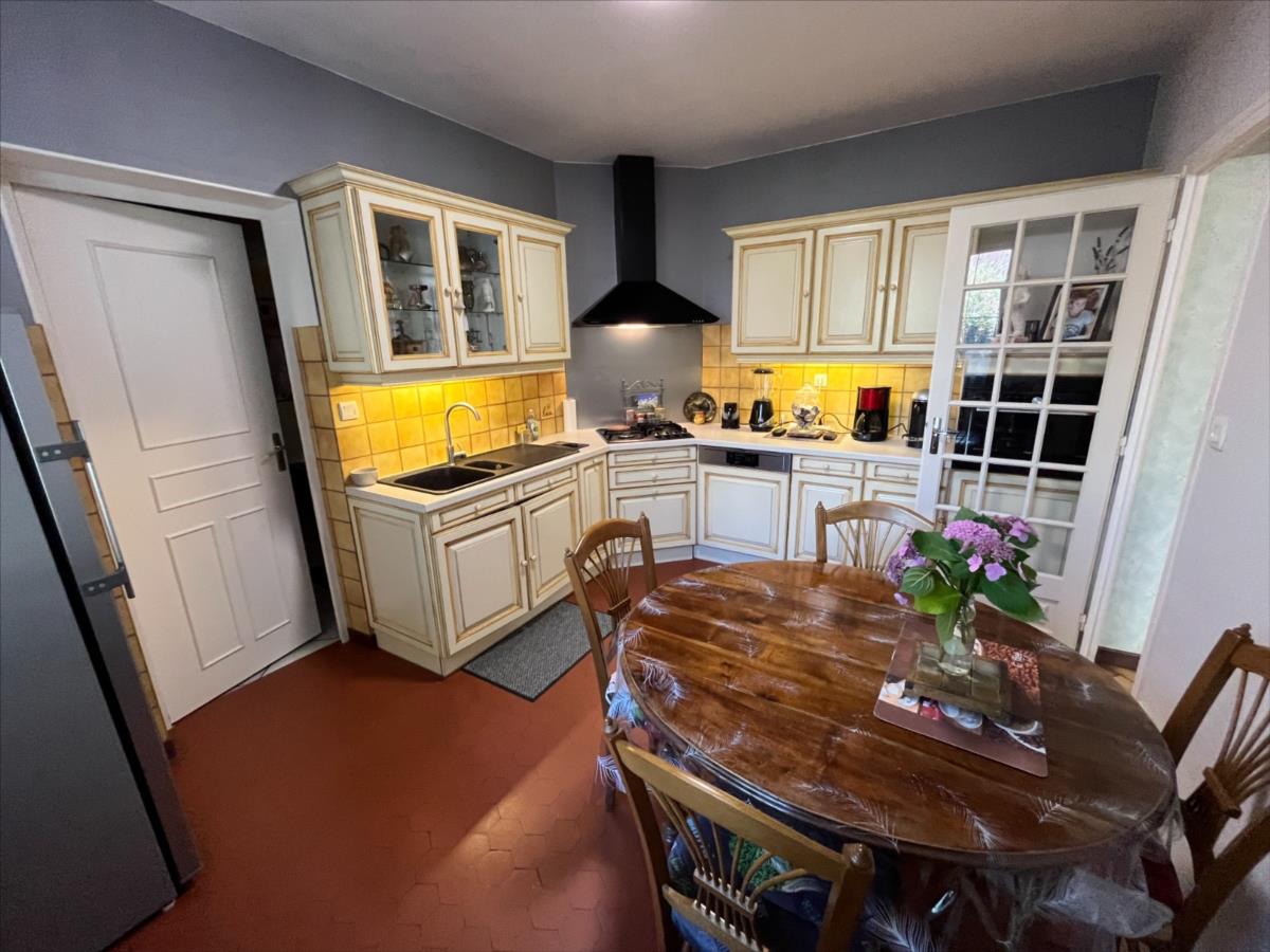 BEAUNE maison 130 m² hab possible 35 m² en + ter 1000 m²