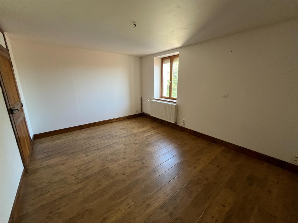 NUITS SAINT GEORGES 10 kms Prop 327 m² hab terrain 2300 m²