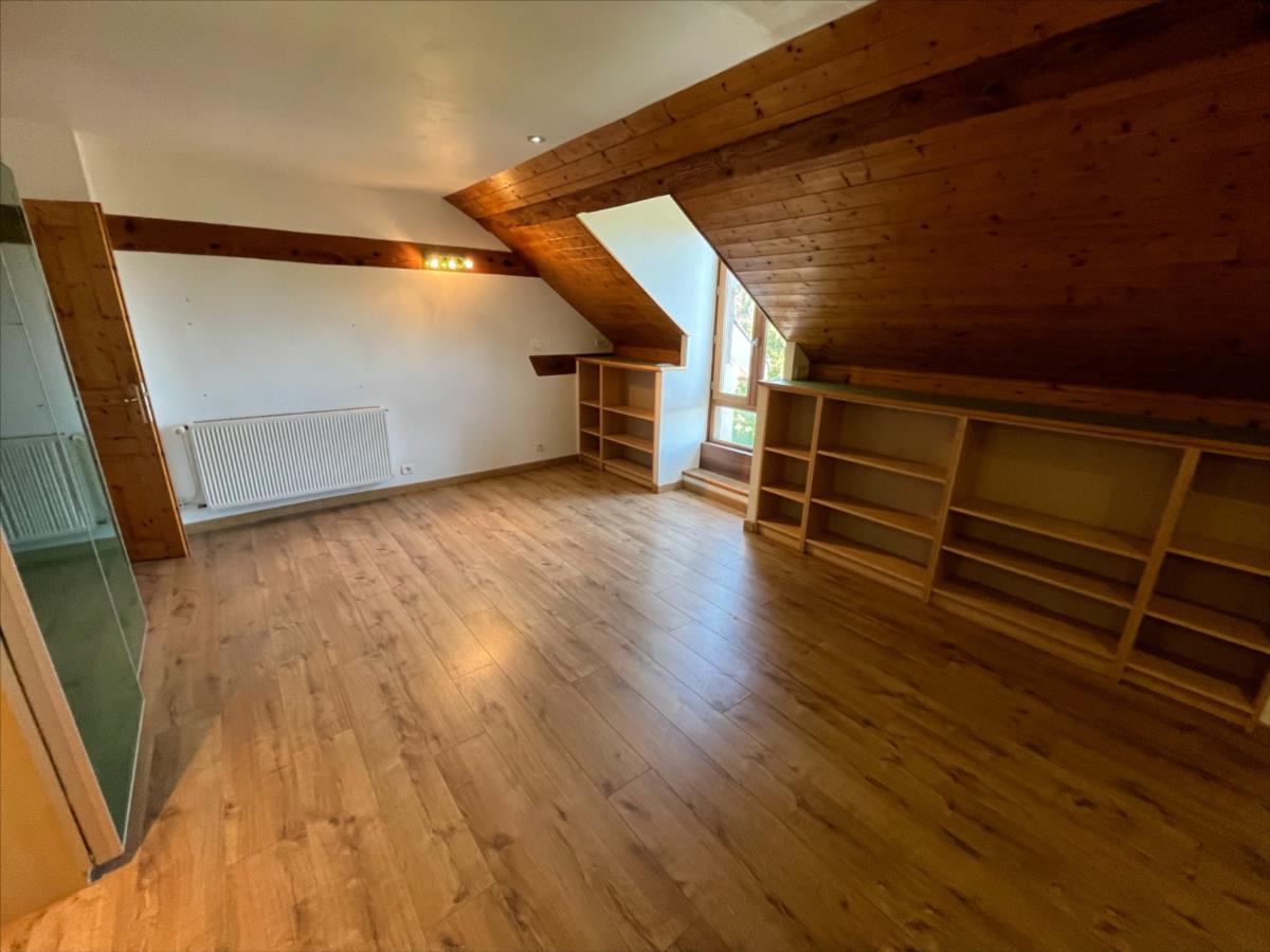 NUITS SAINT GEORGES 10 kms Prop 327 m² hab terrain 2300 m²