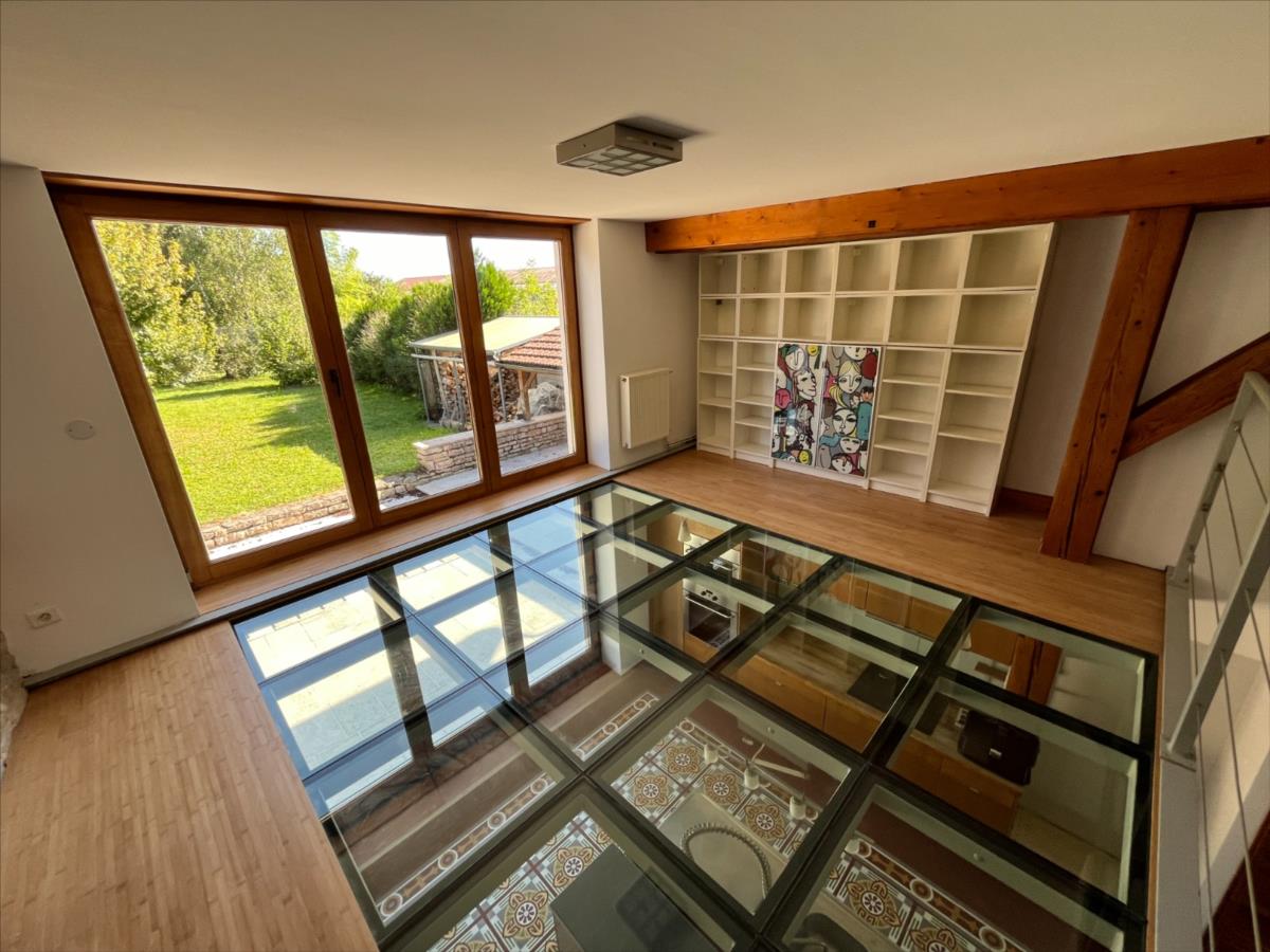 NUITS SAINT GEORGES 10 kms Prop 327 m² hab terrain 2300 m²