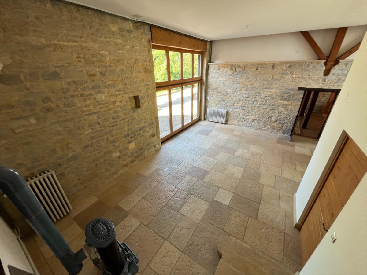 NUITS SAINT GEORGES 10 kms Prop 327 m² hab terrain 2300 m²