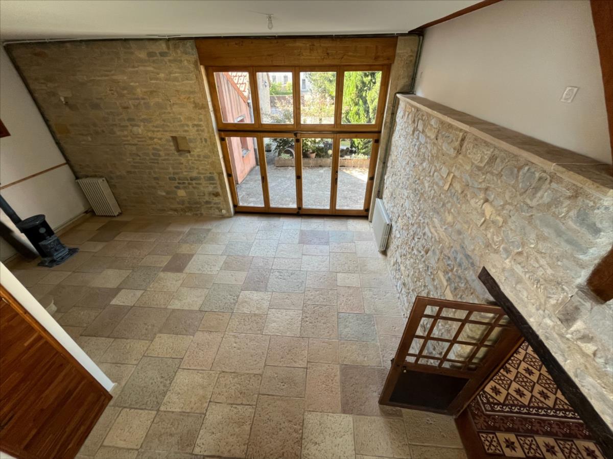 NUITS SAINT GEORGES 10 kms Prop 327 m² hab terrain 2300 m²