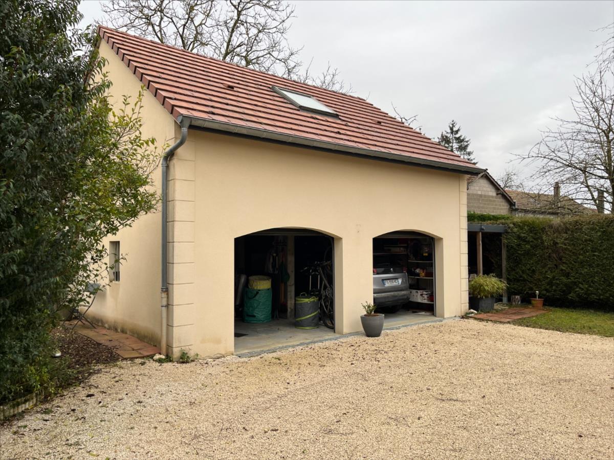 NUITS SAINT GEORGES 3kms maison 138 m² hab 1400 m² terrain