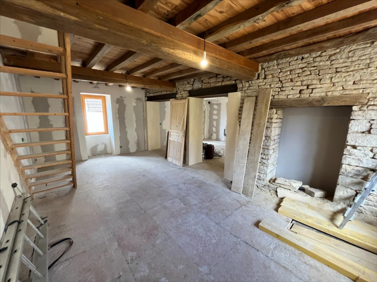 BEAUNE 7 Kms village viticole maison en pierre 70 m² hab