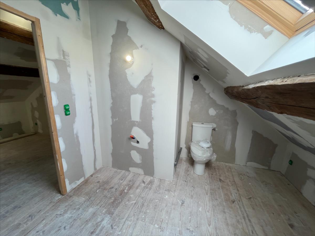 BEAUNE 7 Kms village viticole maison en pierre 70 m² hab