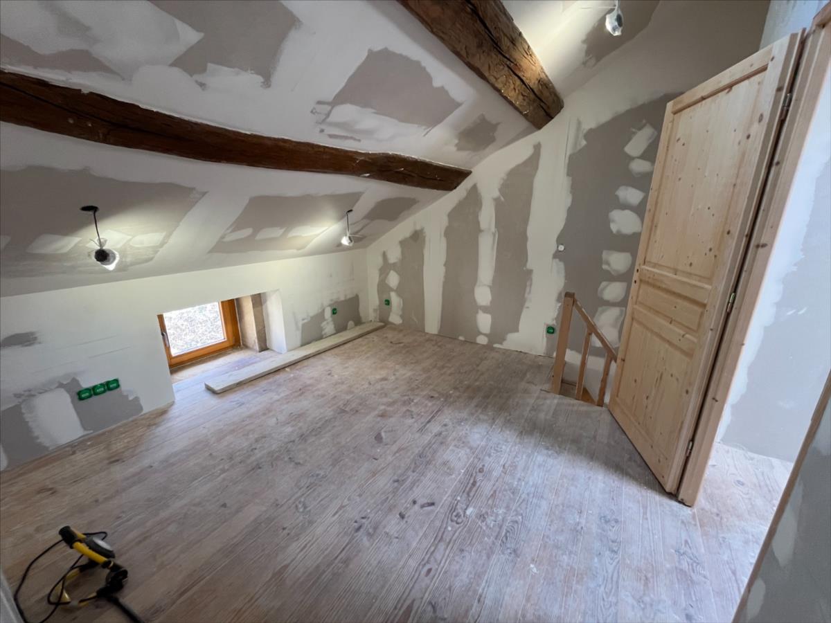 BEAUNE 7 Kms village viticole maison en pierre 70 m² hab