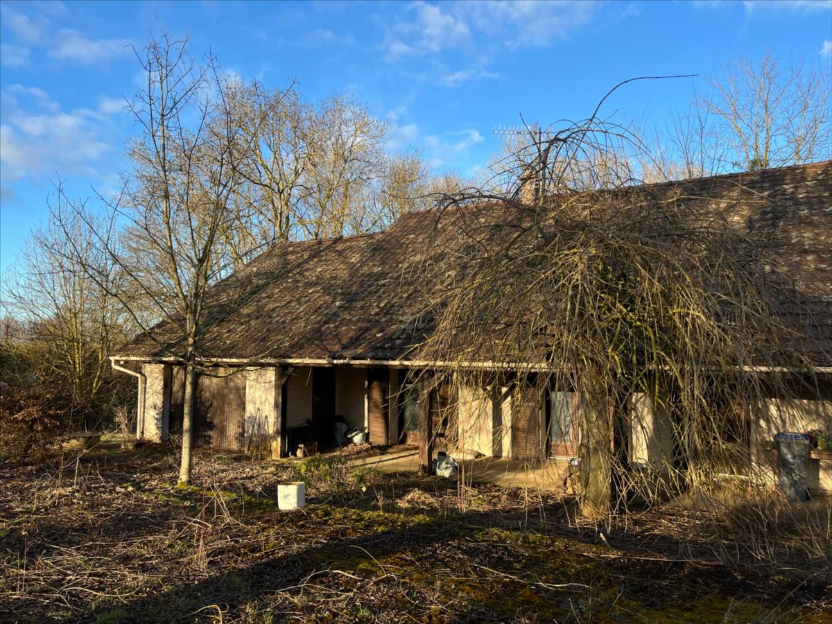 MAISON HABITATION et TERRAIN DIVISIBLE TART LE BAS