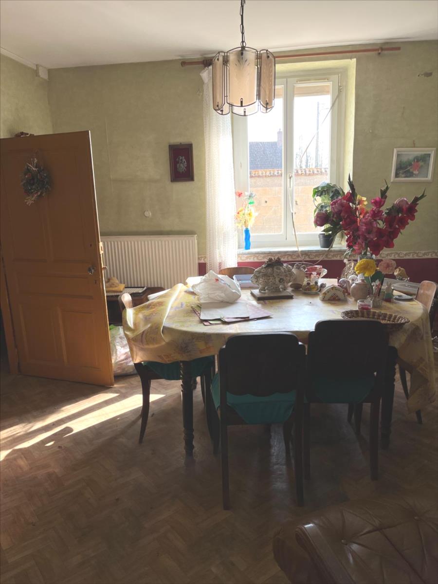TRECLUN - GENLIS-  MAISON HABITATION