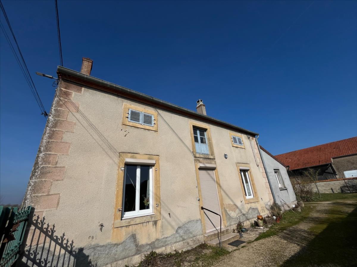 TRECLUN - GENLIS-  MAISON HABITATION