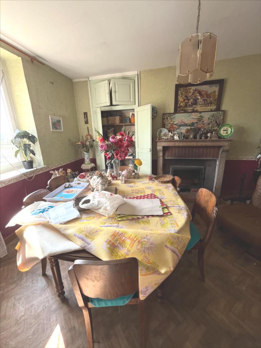 TRECLUN - GENLIS-  MAISON HABITATION