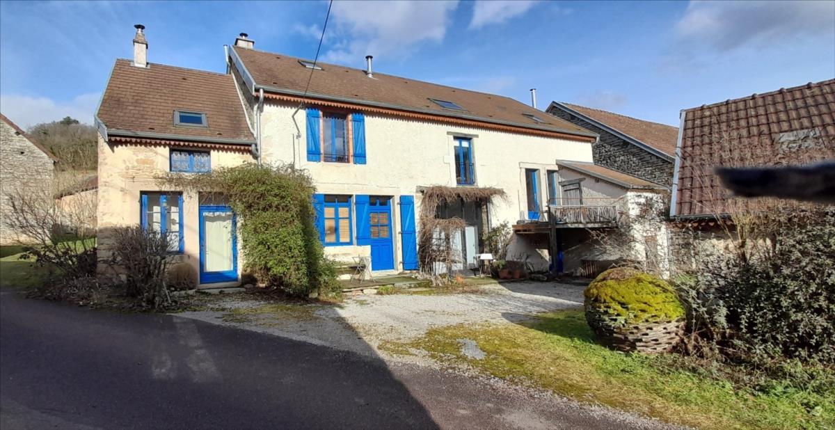 Maison - 10 pièces