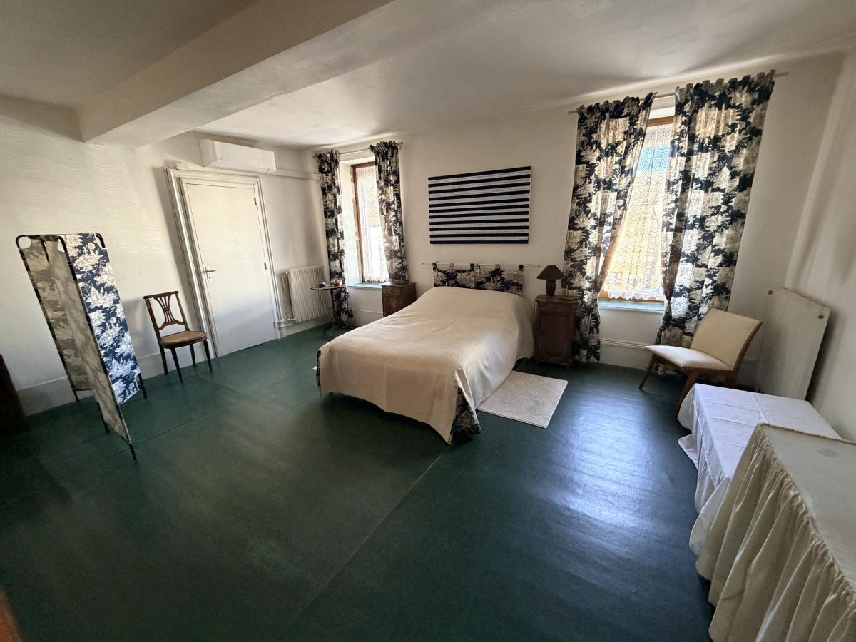 maison - 231.92 m² - Arcenant