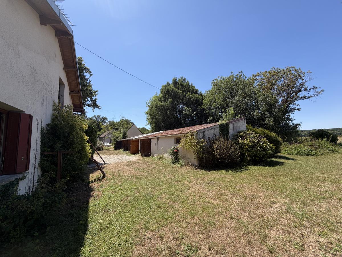 maison - 105 m² - Chambeire