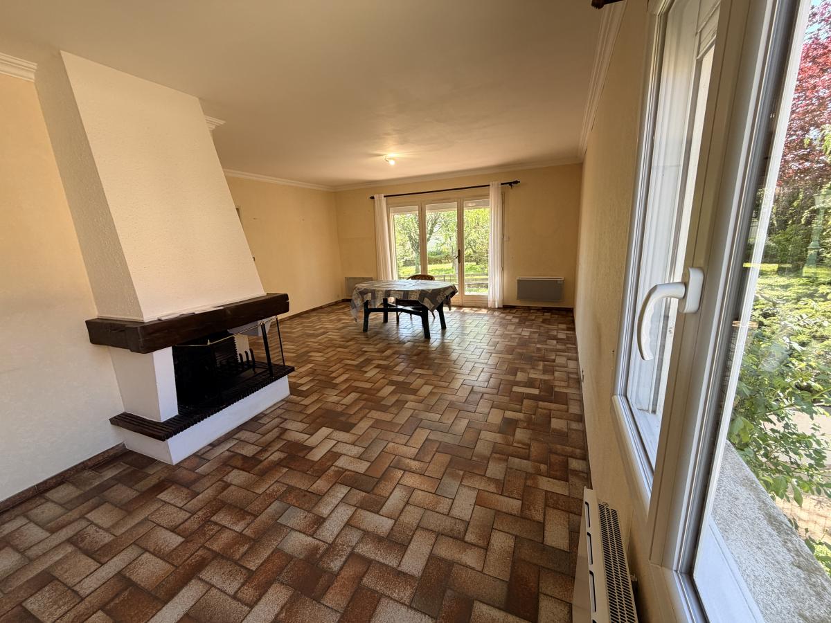 maison - 106.88 m² - Fixin