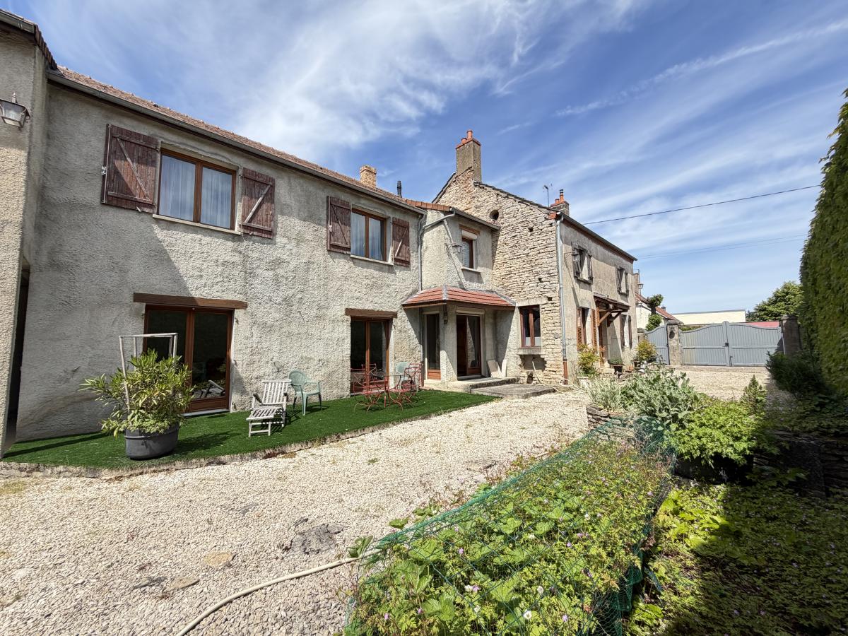 maison - 201 m² - Longecourt-en-Plaine