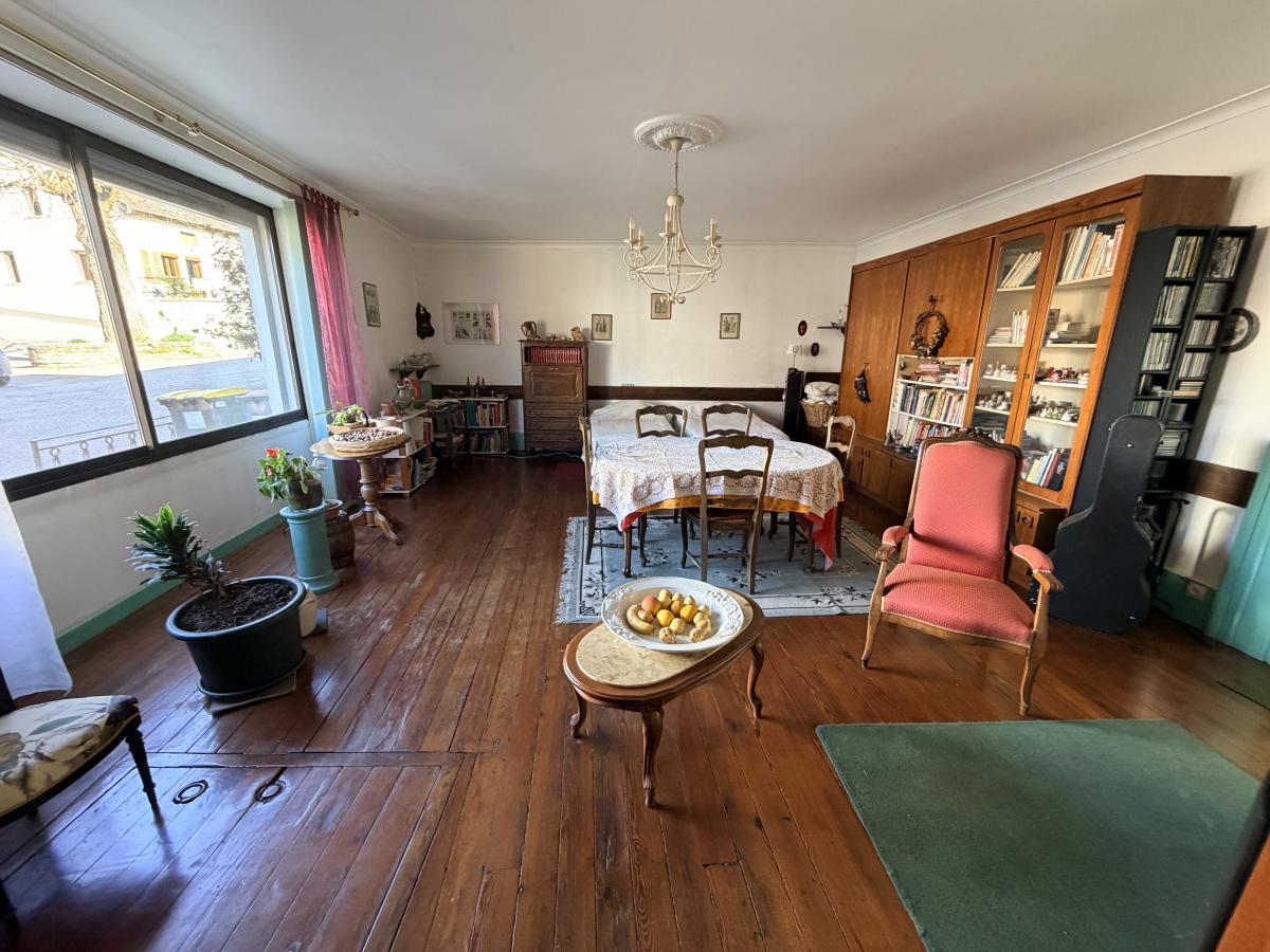 maison - 231.92 m² - Arcenant